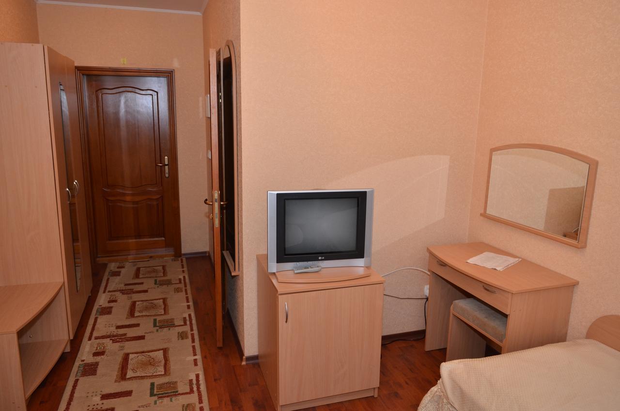 Hotel Serpanok Tyachiv ภายนอก รูปภาพ